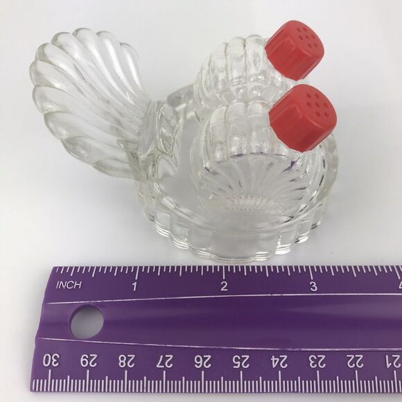 Vintage Salt & Pepper Shakers Clear Glass Red Lids Clam Shell Holder Turkey - Picture 7 of 8